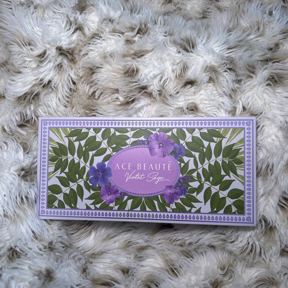 Ace Beauté Violet Sage Eyeshadow Palette